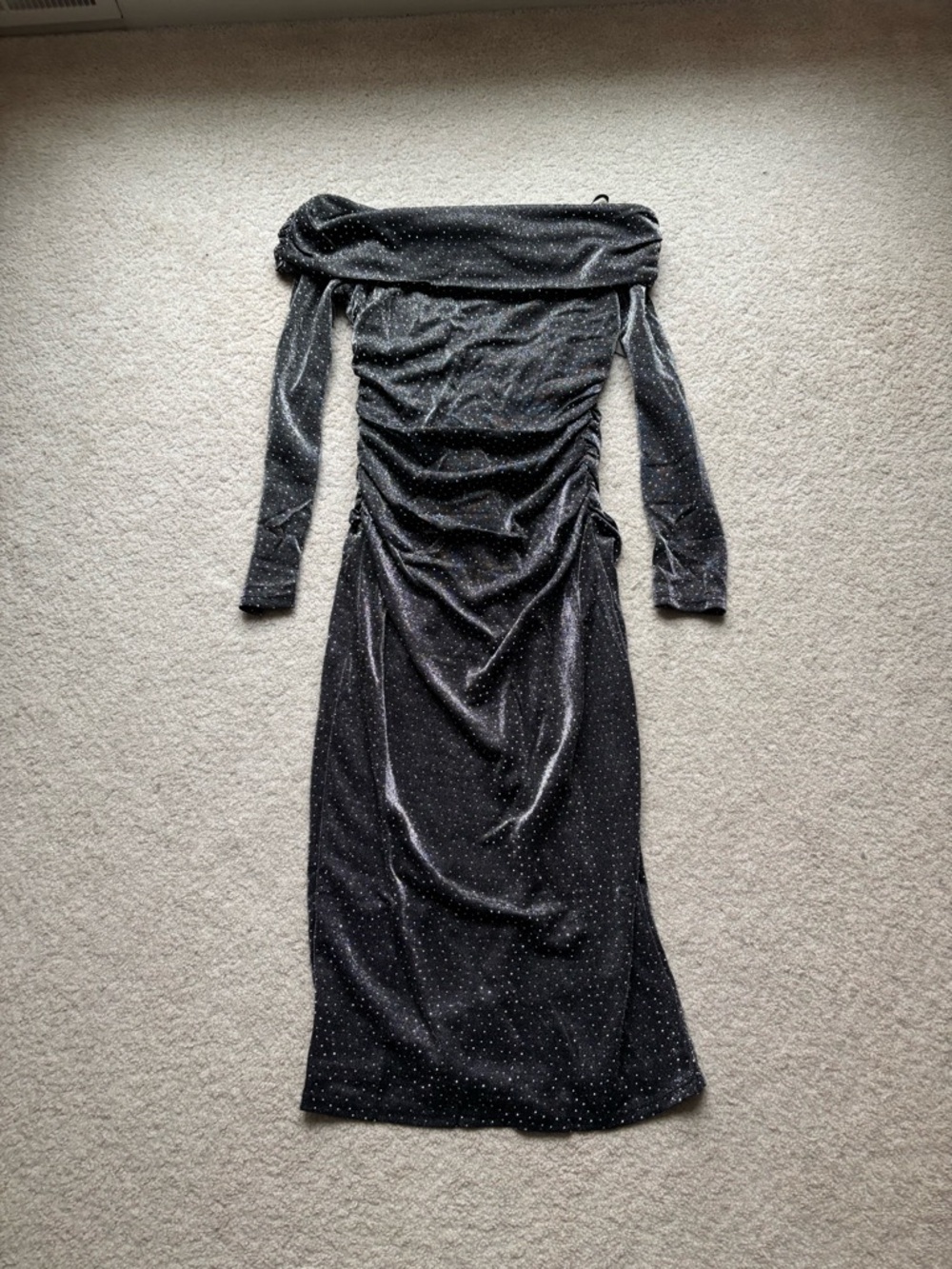 Vince Camuto Black Off-Shoulder Sparkle Ruched Long Sleeve Maxi